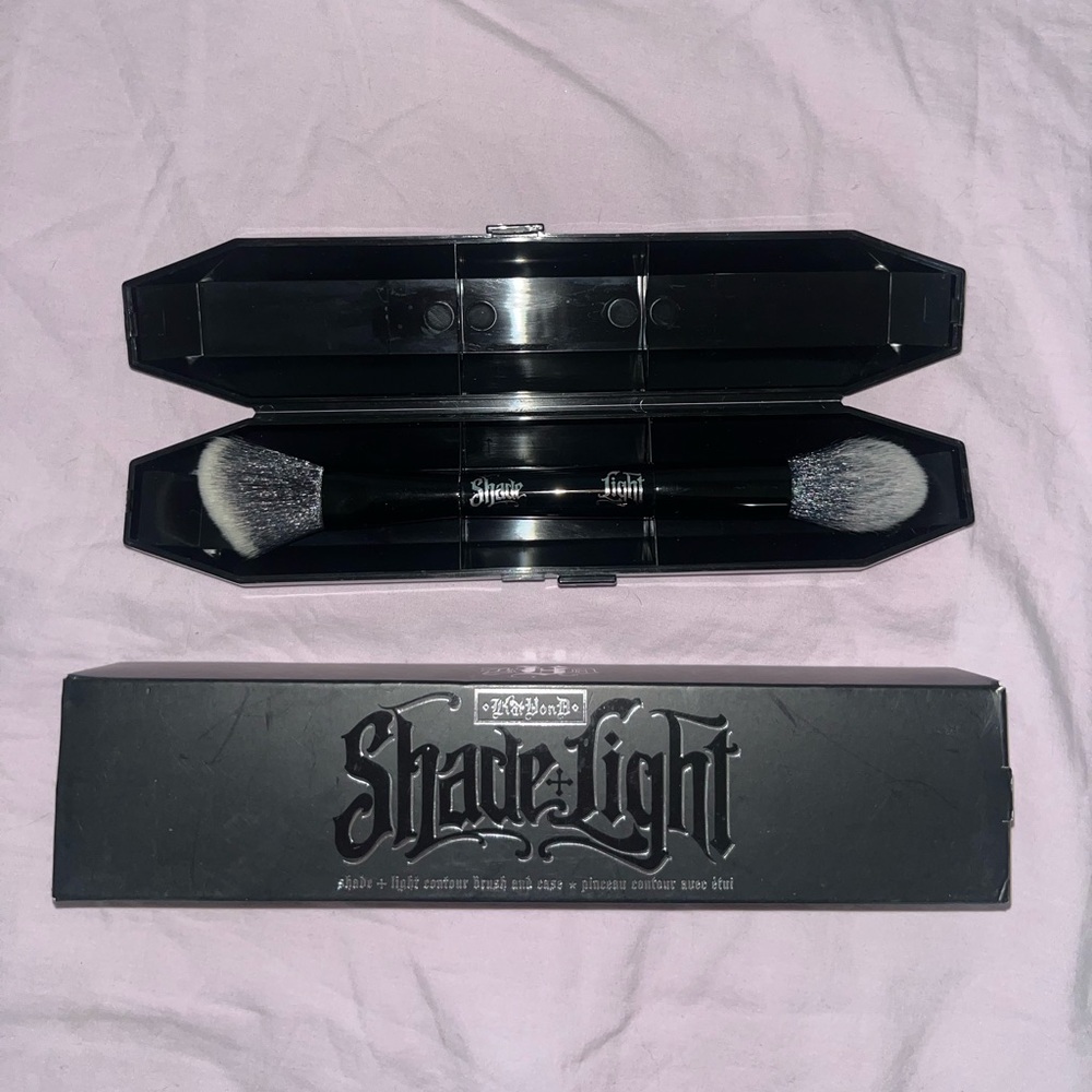 Kat Von D Beauty Shade + Light Contour Brush and Case